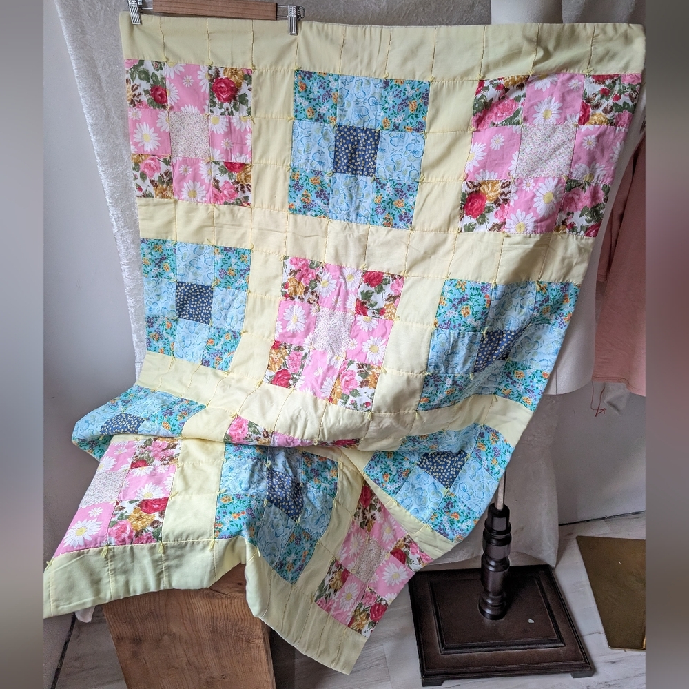 Vtg Quilt Floral Pink Blue Yellow Non-slip Backing Yarn Tie Squares Style